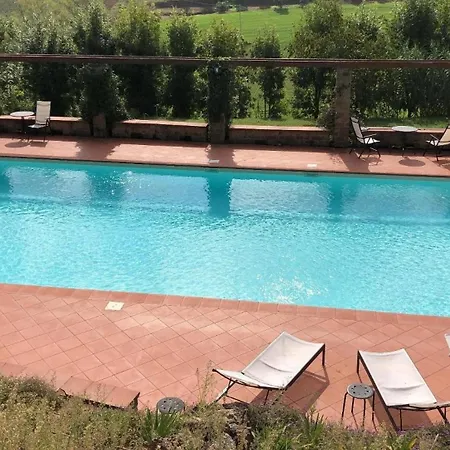 In Mit Gemeinschaftspool, Grill Und Garten *